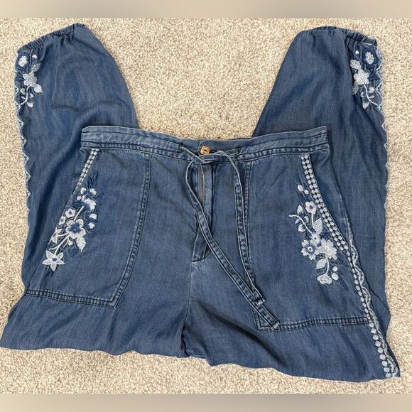Johnny Was Embroidered
Floral Lyocell Chambray Jogger Denim Pants, Size S - Picture 6 of 7